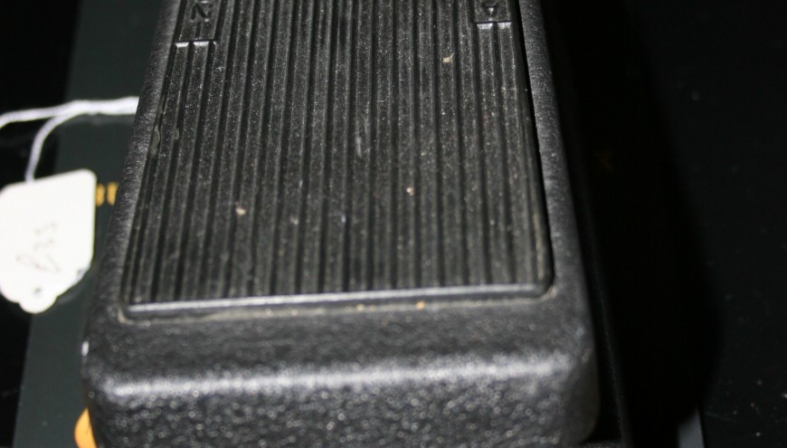 dating crybaby wah My trusty old vox v847 wah pedal became horribly scratchy and noisey so i cleaned it out cry baby switch repair - duration: 4:31. dating crybaby wah My trusty old vox v847 wah pedal became horribly scratchy and noisey so i cleaned it out cry baby switch repair - duration: 4:31.