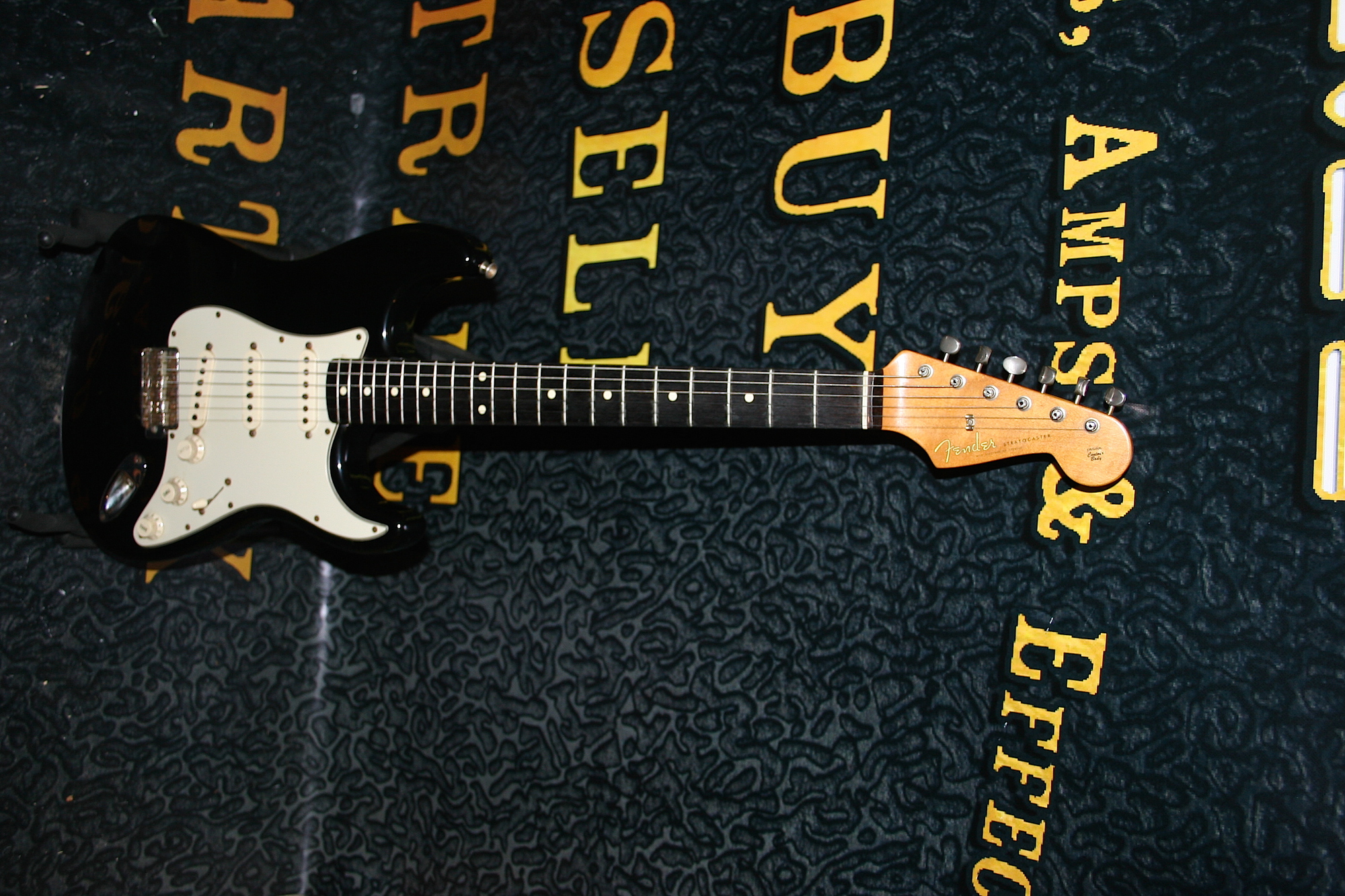 Fender 2001 mex stratocaster**SOLD | Amp Guitars, Macclesfield