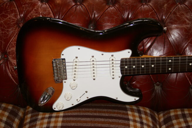 Fender 1994 '62 Stratocaster MIJ - Image 2