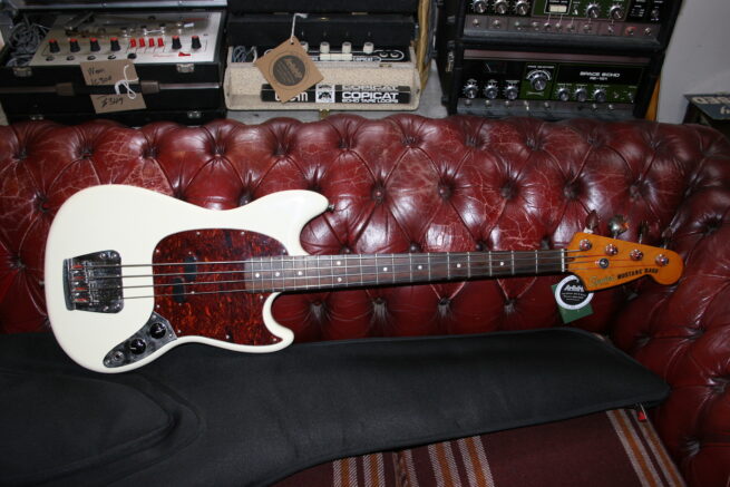 Squier Mustang Bass Olympic White Classic Vibe**SOLD