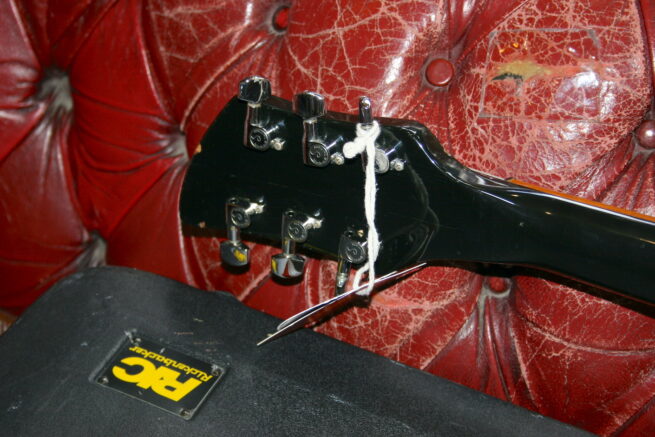 Rickenbacker 330 Jetglo 1988 Blackout**SOLD - Image 6