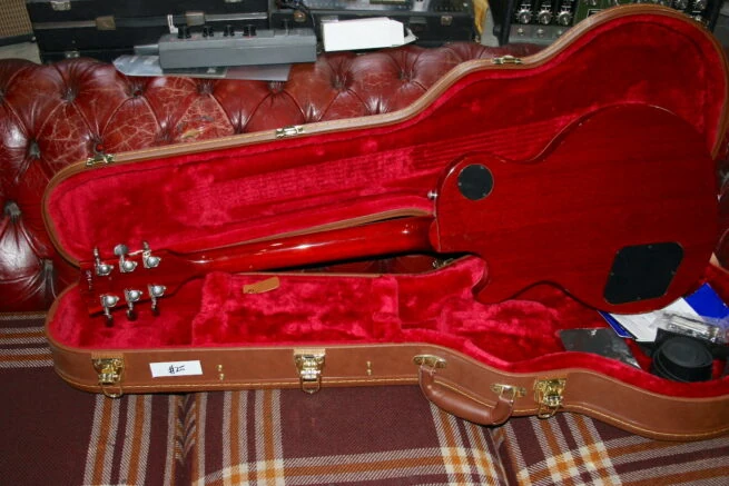 Gibson 2020 Les Paul Classic Cherry Burst - Image 4