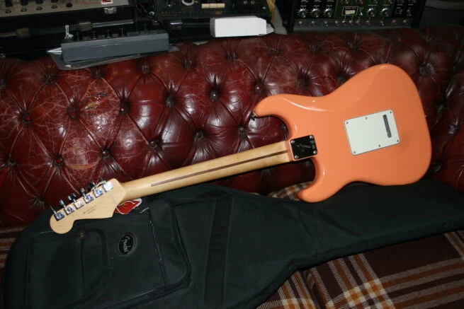 Fender Player Series Stratocaster Ltd Pacific Peach - Image 3