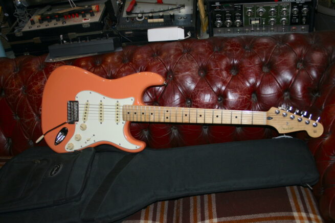 Fender Player Series Stratocaster Ltd Pacific Peach