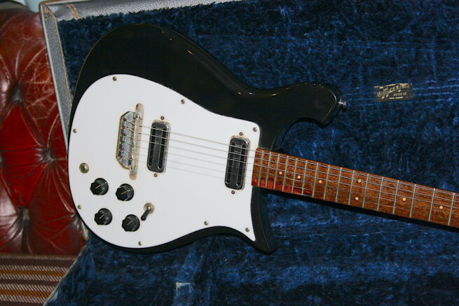 Rickenbacker 450 1965 Jetglo - Image 3