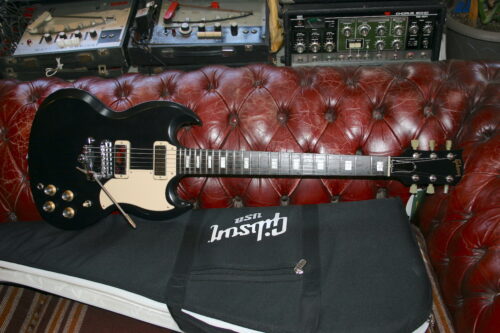 Gibson SG 70's Tribute Lollar Pick Ups.