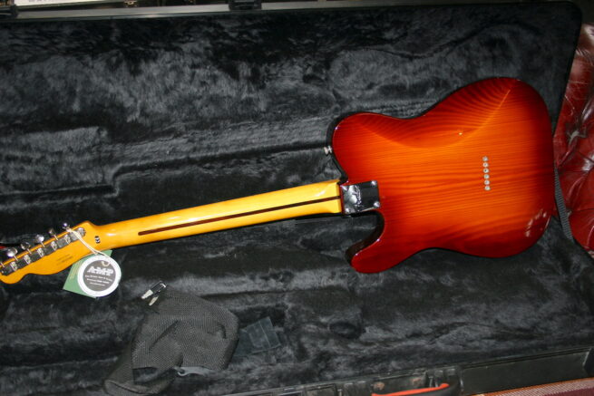 Fender 2014 Modern Player Telecaster HSS Honeyburst - Image 4