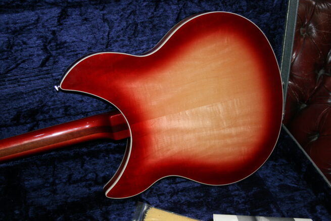 Rickenbacker 1995 V64/6 360 Fireglo - Image 7