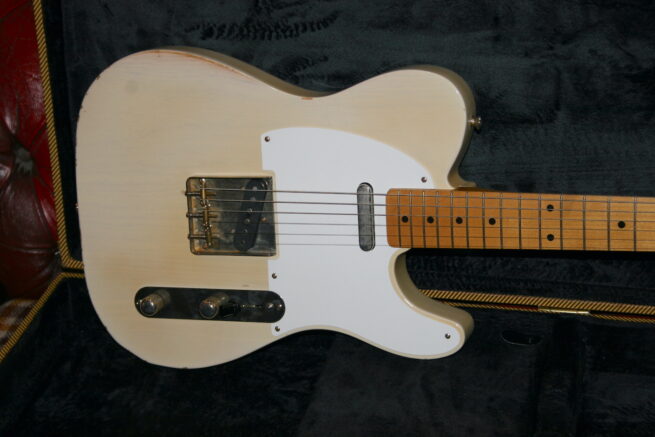 42nd Street Guitars '55 Broadway - Image 2