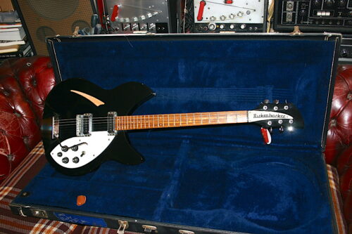 Rickenbacker 330 Jetglo 1990 with Vibrato