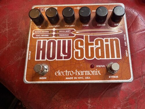 Electro Harmonix Holy Stain, Reverb, tremolo, Pitch and Drive**SOLD