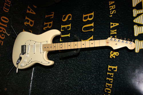 Fender 05 USA stratocaster**SOLD