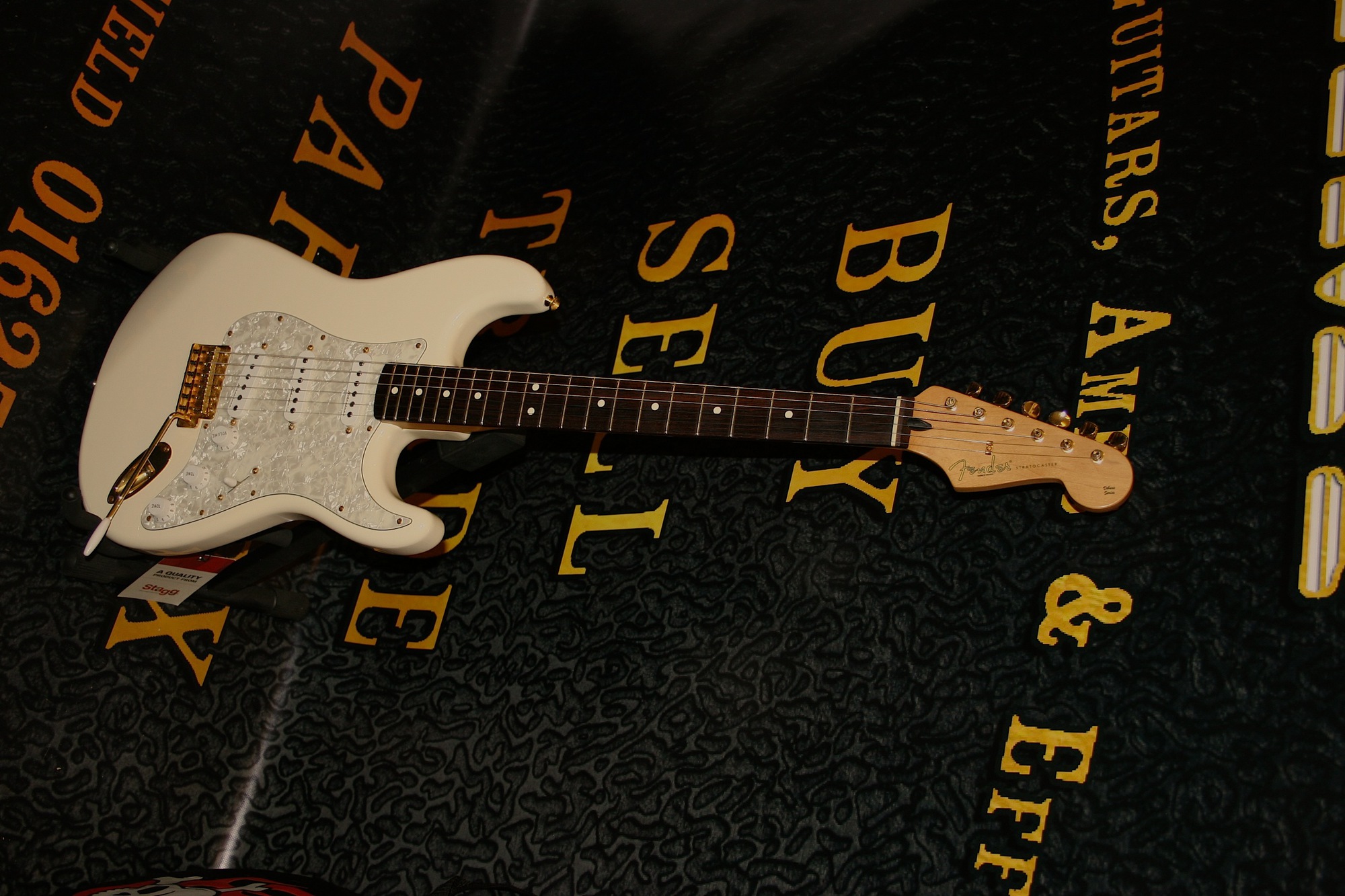 Fender mex deluxe stratocaster**SOLD - Amp Guitars, Macclesfield